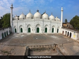 ये है हिन्दुस्तान: ईदगाह के लिए हिंदु बहनों ने मुसलमानों को दान कर दी 1.5 करोड़ की जमीन ये है हिन्दुस्तान: ईदगाह के लिए हिंदु बहनों ने मुसलमानों को दान कर दी 1.5 करोड़ की जमीन