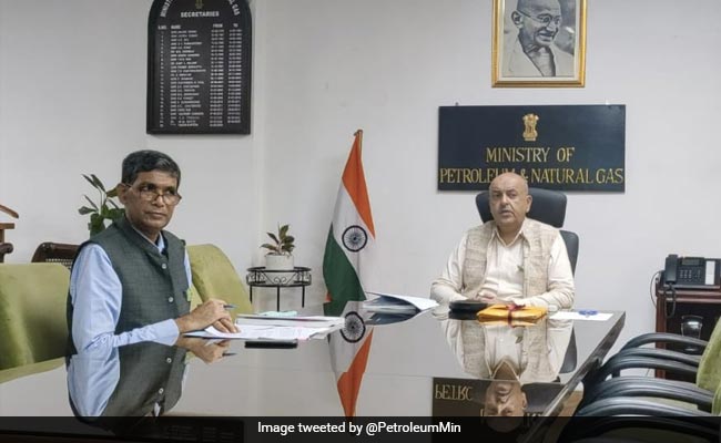 Former Petroleum Secretary Tarun Kapoor Appointed Advisor To PM