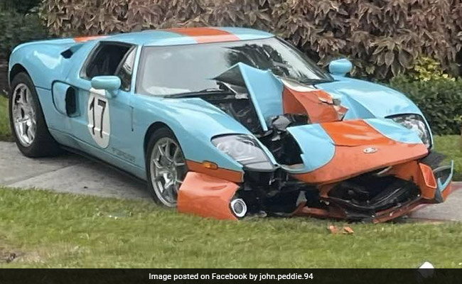 Florida Man Crashes $704,000 Ford GT As He Was "Unfamiliar" With Manual Transmission