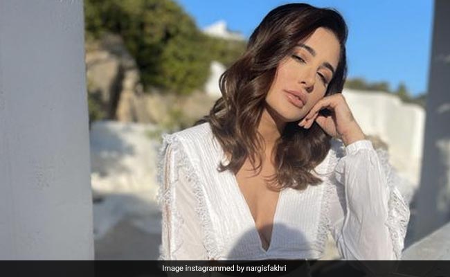 Nargis Fakhri's "100% Real" Pics From Greece Are Oh-So-Stunning