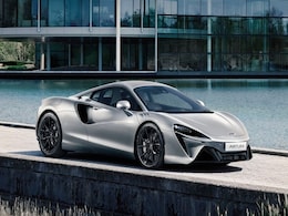 One-Off McLaren Artura Celebrates Queen Elizabeth II's Platinum Jubilee One-Off McLaren Artura Celebrates Queen Elizabeth II's Platinum Jubilee
