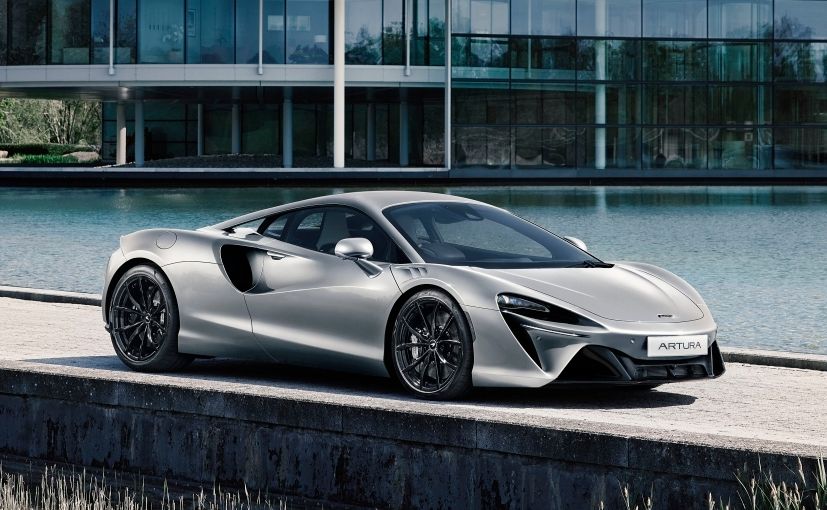 One-Off McLaren Artura Celebrates Queen Elizabeth II's Platinum Jubilee