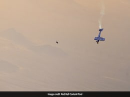 Pilots Licenses Revoked After Botched "Plane Swap" Stunt: Report Pilots Licenses Revoked After Botched "Plane Swap" Stunt: Report