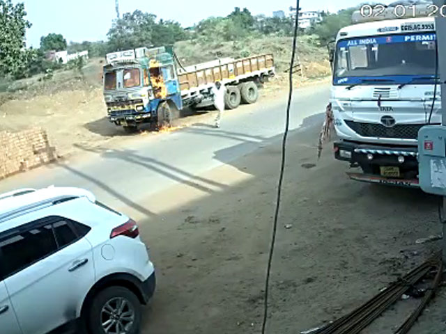 Caught On Camera: Driver Sets Truck On Fire In Chhattisgarh