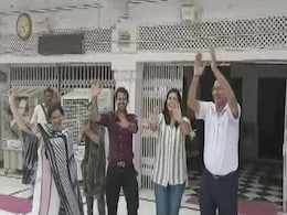 सिविल सर्विस में तीसरी रैंक पर पहुंचीं गामिनी सिंगला की खुशी का न रहा ठिकाना, परिवार के साथ किया जबरदस्त डांस सिविल सर्विस में तीसरी रैंक पर पहुंचीं गामिनी सिंगला की खुशी का न रहा ठिकाना, परिवार के साथ किया जबरदस्त डांस