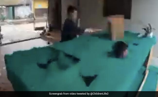 मोबाइल न हो तो बच्चों की क्रिएटिविटी को लग जाते हैं पंख, ये वीडियो है सबूत
