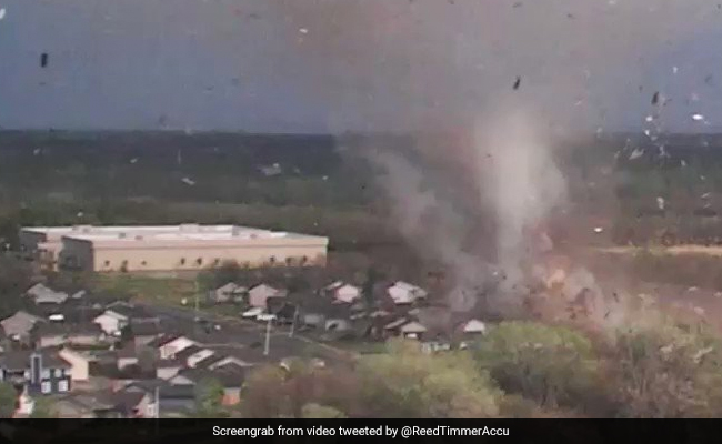 Video Shows Powerful Tornado Tearing Through Kansas, Wreaking Havoc Throughout The US State
