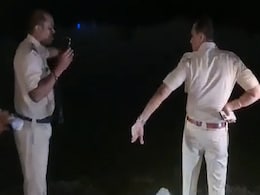 महाराष्ट्र : 'एक-दूसरे को बचाने की कोशिश में' एक ही परिवार के 5 लोगों की तालाब में डूबकर मौत महाराष्ट्र : 'एक-दूसरे को बचाने की कोशिश में' एक ही परिवार के 5 लोगों की तालाब में डूबकर मौत