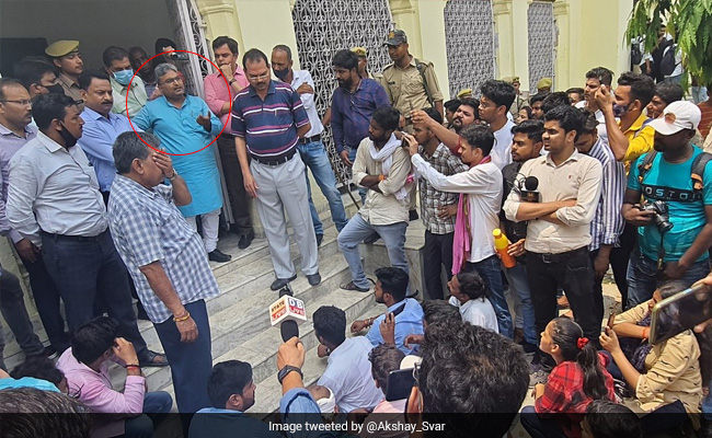 Case Against Lucknow Professor For Remarks On Varanasi Temple