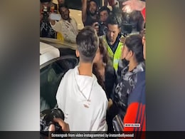 'खतरों के खिलाड़ी 12' के लिए रवाना होते हुए भावुक हुईं जन्नत जुबैर, परिवार से लिपट कर यूं कहा Goodbye 'खतरों के खिलाड़ी 12' के लिए रवाना होते हुए भावुक हुईं जन्नत जुबैर, परिवार से लिपट कर यूं कहा Goodbye