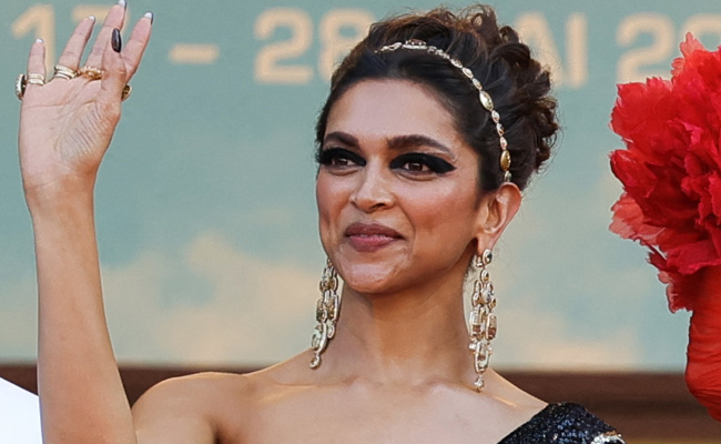 Cannes 2022 Red Carpet: Deepika Padukone In A Retro <i>Saree</i>. Enough Said