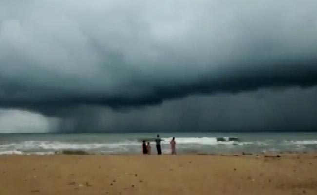 Cyclone Asani Nears East Coast, Starts Losing Steam