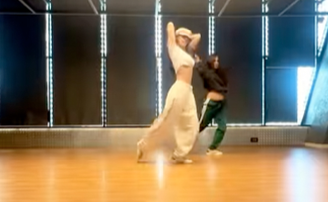 Disha Patani Dances Like Nobody's Watching And It's A Whole Mood