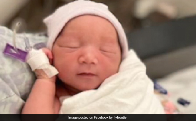 "Job Well Done": Airline Crew Helps Passenger Deliver Baby On Flight From Colorado to Florida