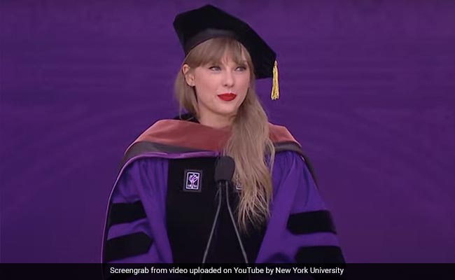 Taylor Swift Receives Honorary Doctorate From New York University