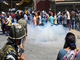 "थाने के पास 5 गोलियां दागी गईं, क्या उन्हें सुनाई नहीं दीं?": मारे गए कश्मीरी शख्स के पिता ने मांगा न्याय "थाने के पास 5 गोलियां दागी गईं, क्या उन्हें सुनाई नहीं दीं?": मारे गए कश्मीरी शख्स के पिता ने मांगा न्याय