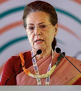<i>Maun</i> Satyagraha On Day Of Sonia Gandhi's Questioning: Karnataka Congress