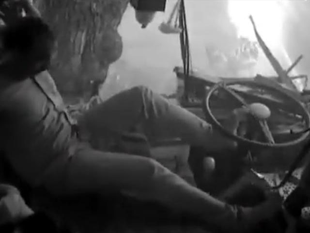 कैमरे में कैद : जब आमने-सामने टकराईं दो बसें