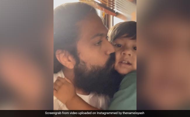 KGF के रॉकी ने बच्चों साथ खेला खेल, फैन्स बोले- रियल हीरो