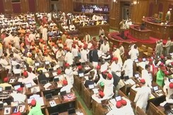 Chaos In Uttar Pradesh Assembly, Protests Over Inflation Chaos In Uttar Pradesh Assembly, Protests Over Inflation