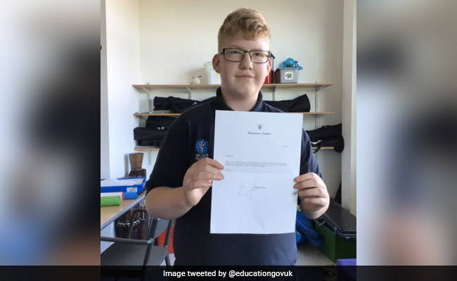 Ukrainian President Volodymyr Zelensky Replies To UK Students Letter, Internet Overwhelmed