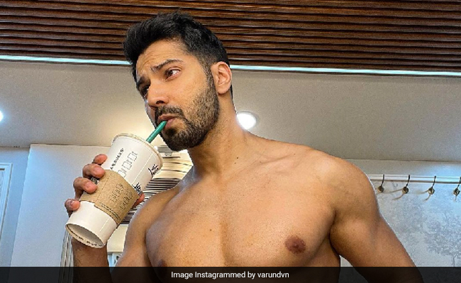 वरुण धवन ने इंस्टाग्राम पर शेयर की शर्टलेस तस्वीर, सिक्स पैक एब्स देख फैंस बोले- भाई फायर है...