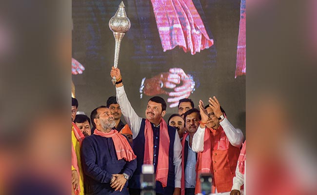 "Owaisi, Even A Dog Won't Pee On Aurangzeb's Identity": Devendra Fadnavis