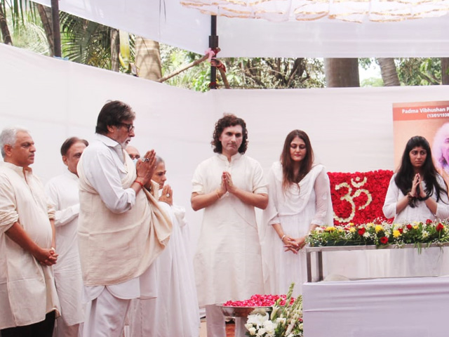 Amitabh And Jaya Bachchan At Shivkumar Sharma's Funeral