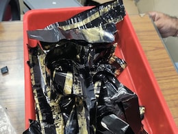 कस्टम विभाग ने Trichy एयरपोर्ट से 1 करोड़ 28 लाख का सोना बरामद किया, 3 गिरफ्तार  कस्टम विभाग ने Trichy एयरपोर्ट से 1 करोड़ 28 लाख का सोना बरामद किया, 3 गिरफ्तार