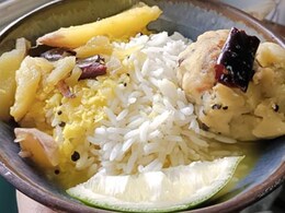 Raw Mango Dal With Aloo Chokha: Bengal's Summer-Special Lunch You Must Try