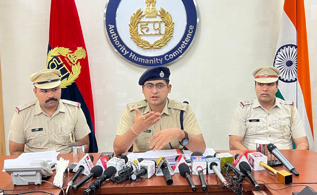 फरीदाबाद: साइबर पुलिस ने 1548 वारदातों को अंजाम देने वाले गैंग का किया पर्दाफाश; 3 विदेशी नागरिक सहित 8 गिरफ्तार