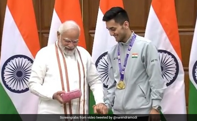 'अल्मोड़ा की बालमिठाई और प्रधानमंत्री के साथ Q&A सेशन'- PM मोदी से मिलकर उत्साहित नजर आए बैडमिंटन चैंपियंस