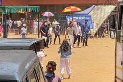 Kareena Kapoor And Saif Ali Khan Snapped At Shoot Location Kareena Kapoor And Saif Ali Khan Snapped At Shoot Location