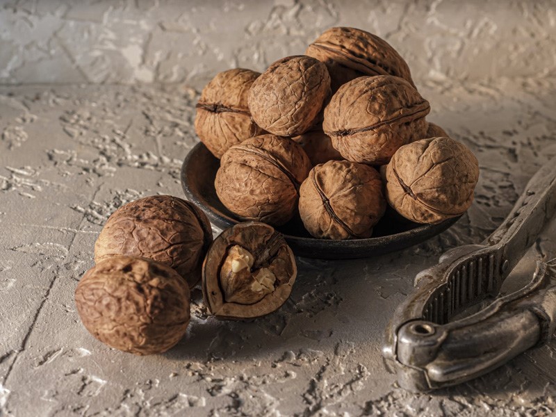 5 Amazing Benefits Of Walnuts For Soft, Smooth And Brighter Skin