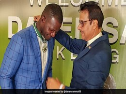 विश्व विजेता कप्तान डैरेन सैमी को पाकिस्तान ने 'सितारा-ए-इम्तियाज़' के खिताब से नवाजा विश्व विजेता कप्तान डैरेन सैमी को पाकिस्तान ने 'सितारा-ए-इम्तियाज़' के खिताब से नवाजा