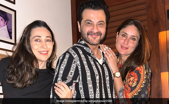 Meet "The Kapoors From Chembur" - Pic From Karisma's Party