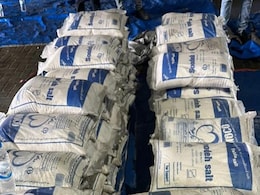 नमक बताकर ईरान से लाई गई ₹500 करोड़ की कोकीन, DRI ने गुजरात के बंदरगाह से जब्त की नमक बताकर ईरान से लाई गई ₹500 करोड़ की कोकीन, DRI ने गुजरात के बंदरगाह से जब्त की