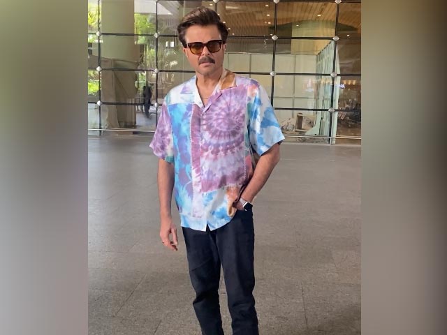 एयरपोर्ट स्पॉटिंग: मुंबई में अनिल कपूर की तस्वीरें ली गईं