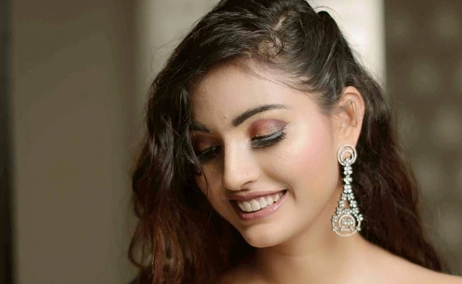अरोमा शर्मा ने मिस मुंबई जीतकर मॉडलिंग में जमाया सिक्का, अब जल्द ही साउथ की फिल्म से डेब्यू करने जा रहीं एक्ट्रेस 