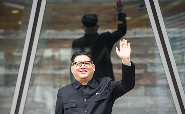 Video : Kim Jong Un जैसे बहरूपिए ने तोड़ा 'प्रधानमंत्री का सुरक्षा घेरा'