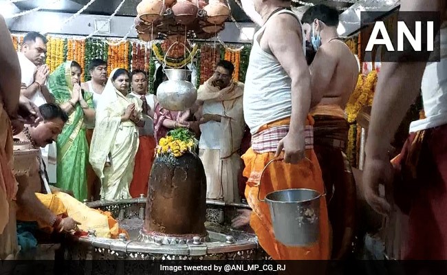 Union Minister Dharmendra Pradhan Prays At Ujjain's Mahakaleshwar Temple