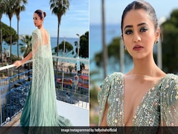 Helly Shah Leaves Us Stunned In A Sparkling Green Gown With A Cape At Cannes 2022 Helly Shah Leaves Us Stunned In A Sparkling Green Gown With A Cape At Cannes 2022
