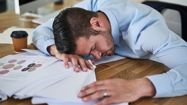 Lack of proper sleep can lead to hyperpigmentation