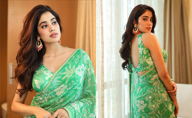 Even We Admit That Janhvi Kapoor Looks Truly <I>"Ati Sundar"</i> In Her Green Floral <i>Saree</i>
