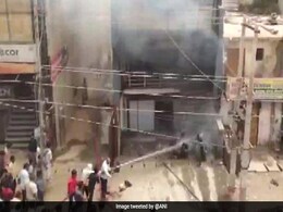 फरीदाबाद में लिथियम बैटरी सेल निर्माण की फैक्ट्री में आग लगने से तीन कर्मचारियों की मौत फरीदाबाद में लिथियम बैटरी सेल निर्माण की फैक्ट्री में आग लगने से तीन कर्मचारियों की मौत