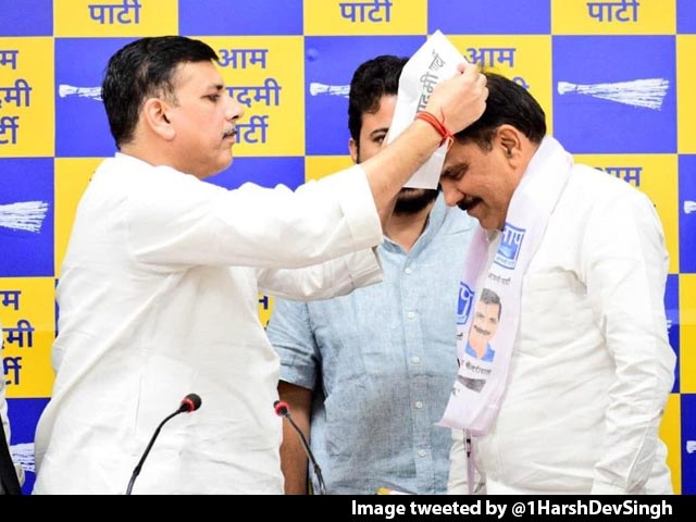 Former J&K Minister Harsh Dev Singh Joins Aam Aadmi Party