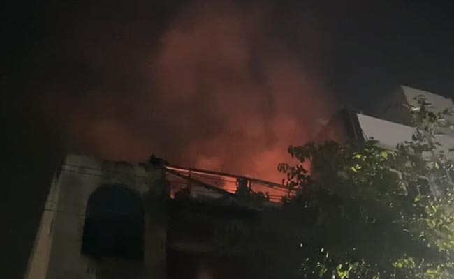 Massive Fire Breaks Out At Godown In Central Delhi Market