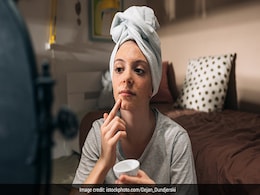 Monsoon में जरा भी ना करें skin केयर में लापरवाही, वरना चेहरे पर निकल आएंगे पिंपल्स Monsoon में जरा भी ना करें skin केयर में लापरवाही, वरना चेहरे पर निकल आएंगे पिंपल्स