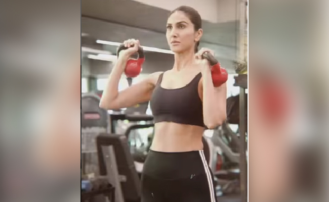 "Dear Fat, Prepare To Die," Because Vaani Kapoor Is Killing It At The Gym