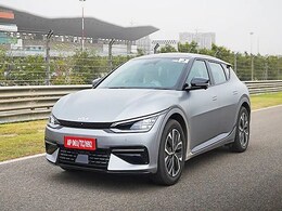 Kia EV6 Launched in India : किआ ने भारत में उतारी ईवी6 मॉडल, शोरूम कीमत 59.95 लाख से शुरू Kia EV6 Launched in India : किआ ने भारत में उतारी ईवी6 मॉडल, शोरूम कीमत 59.95 लाख से शुरू